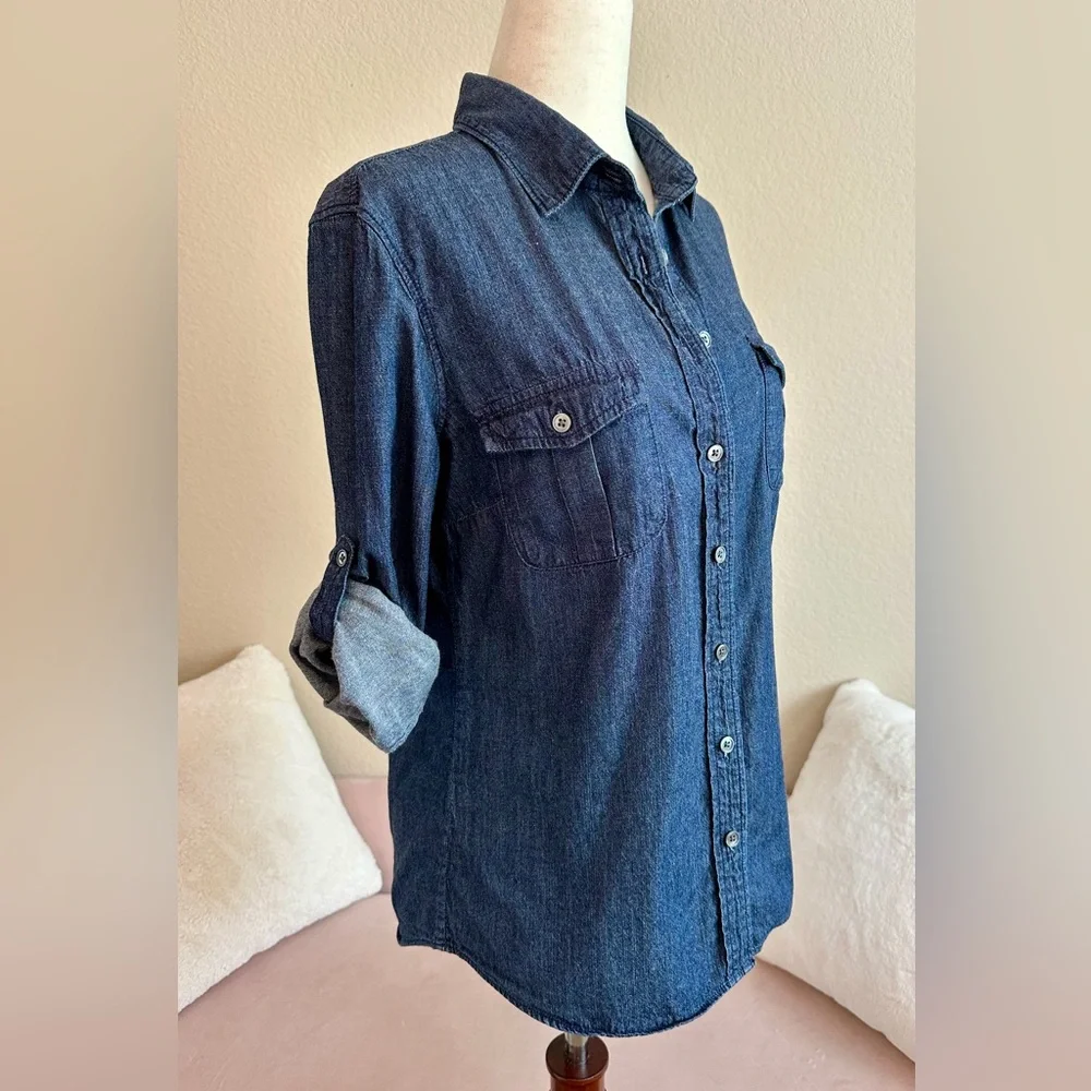 J. Crew Women’s Button Up Dark Wash Blue Denim Shirt Size 4 Cotton Lightweight